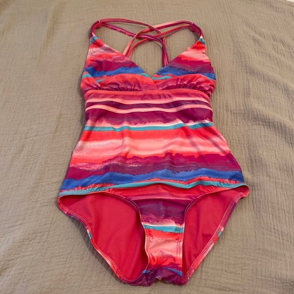 ATHENA ONE PIECE SWIMWEAR. Size 8 ( no bra pads)